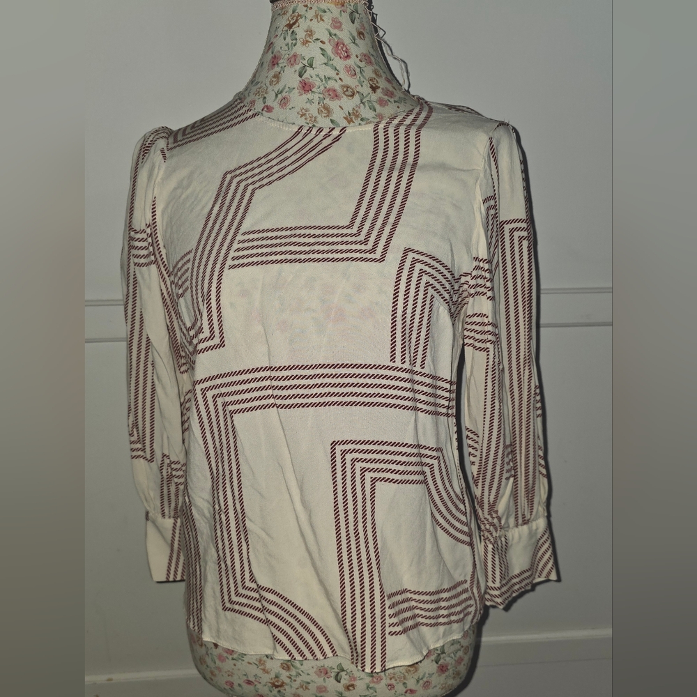 H&M Cream Graphic Blouse with Boxy Style SIZE 8